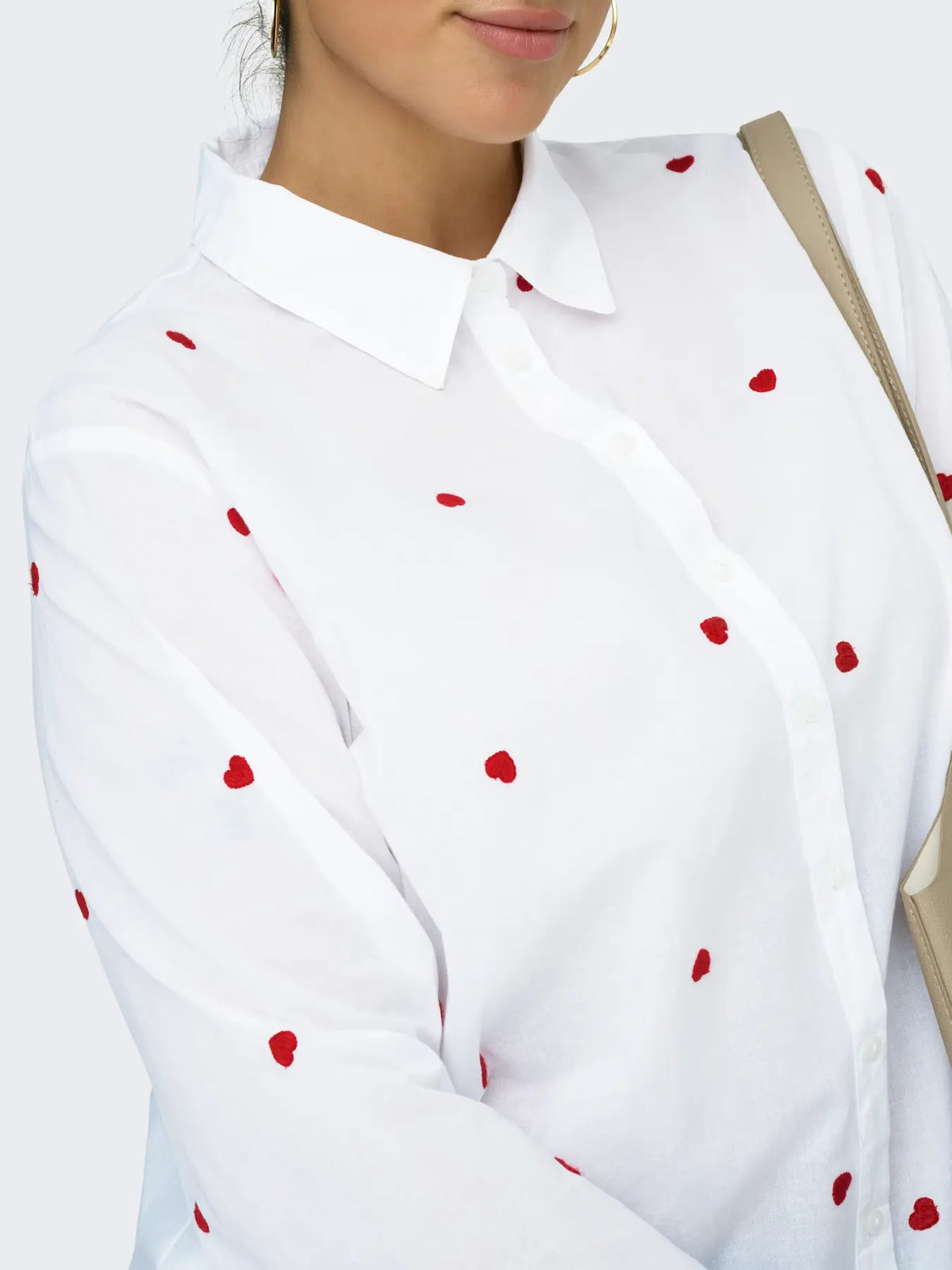 Camicia donna con ricamo cuori taglie curvy