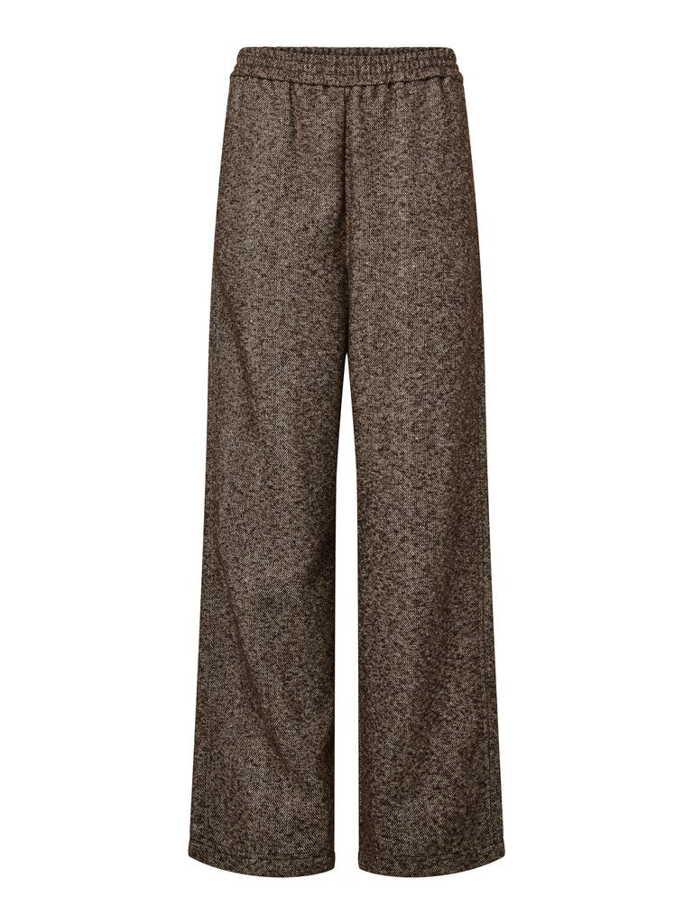 Pantaloni spigati