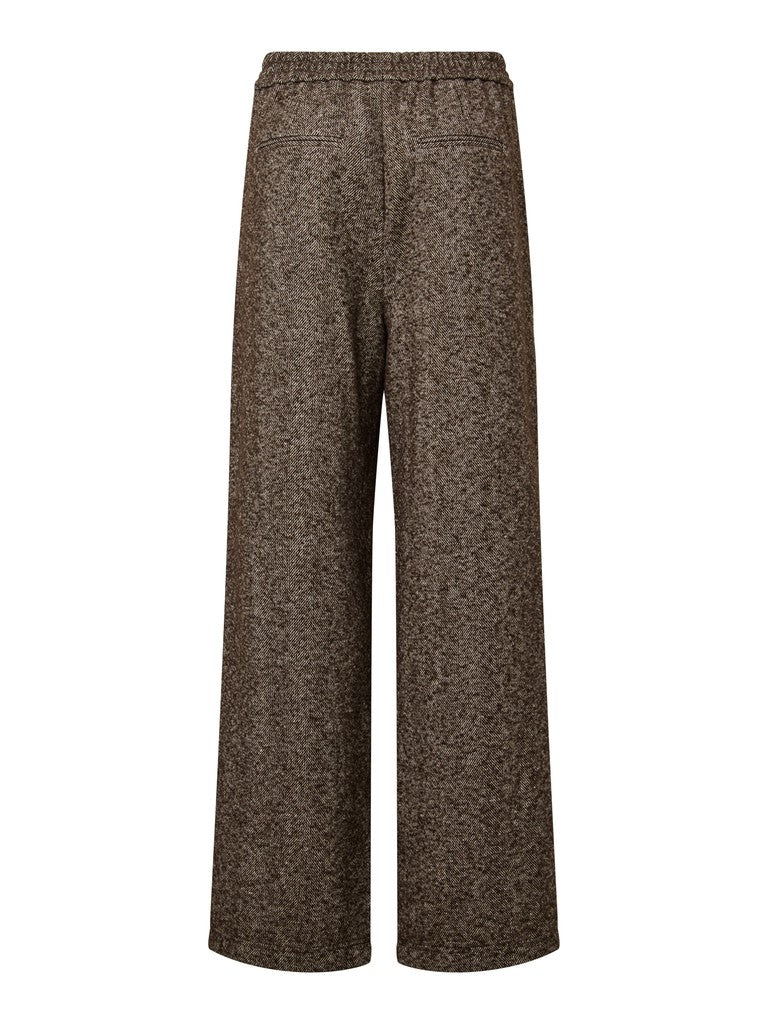 Pantaloni spigati