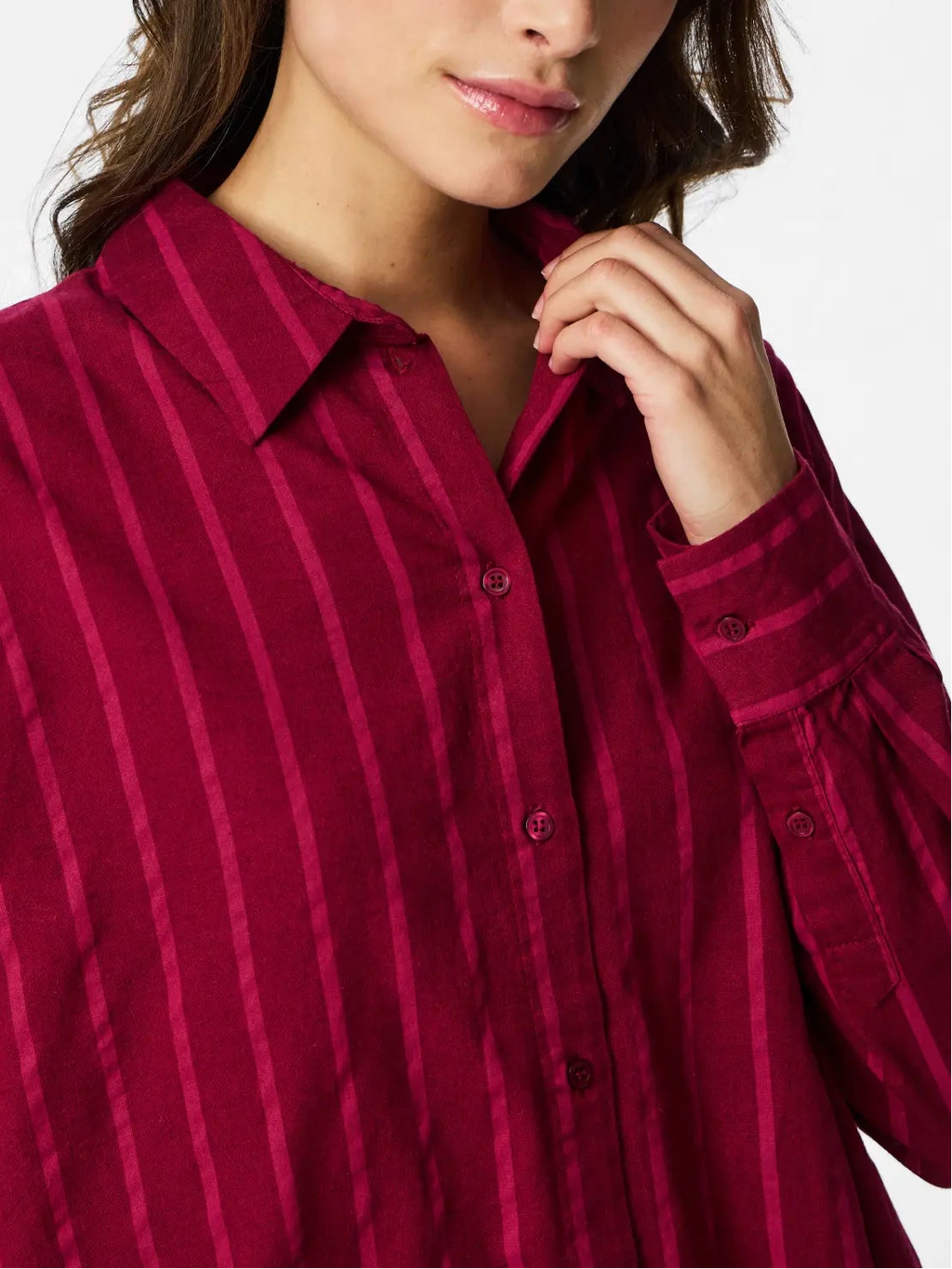 Camicia da donna fucsia con righe verticali