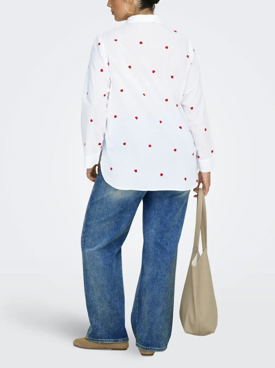 Camicia donna con ricamo cuori taglie curvy