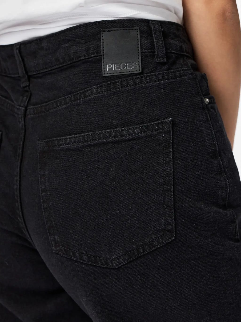 Jeans neri da donna 
