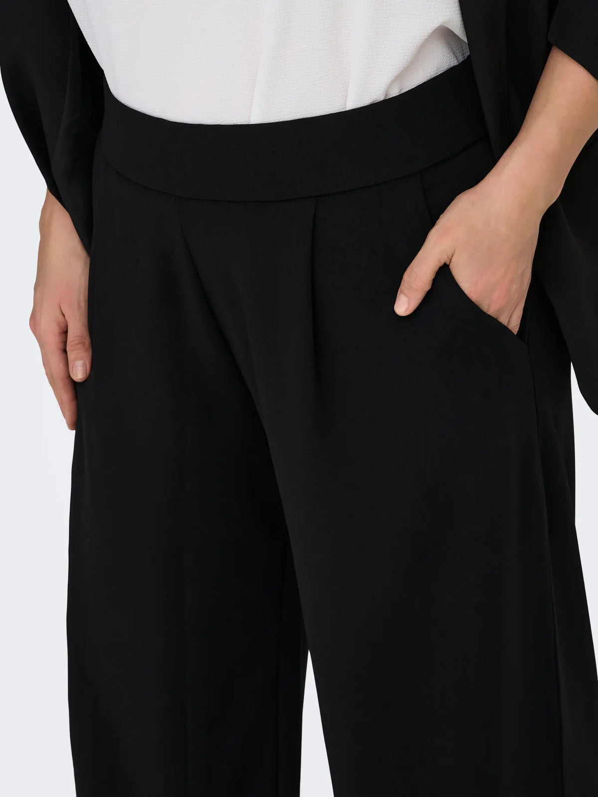 Pantalone ampio con pieghe taglie curvy