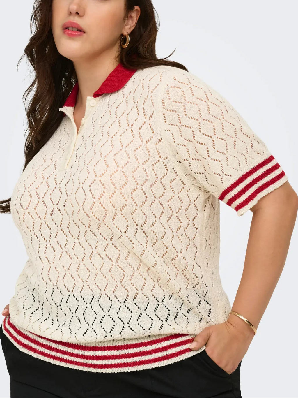 Polo da donna in maglia con dettagli rossi taglie curvy