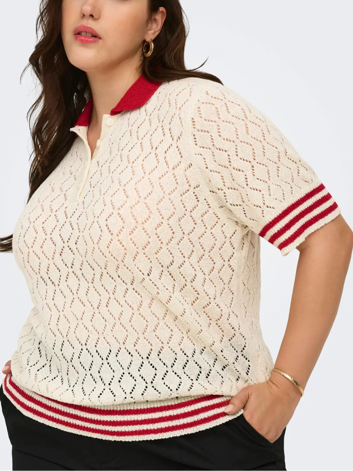 Polo da donna in maglia con dettagli rossi taglie curvy